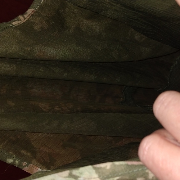 Mudd sleeveless top camo green size L in great used condition - Picture 14 of 16